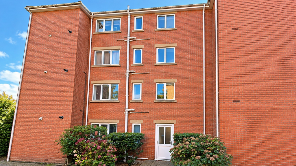 Apartment in Preston - View 2