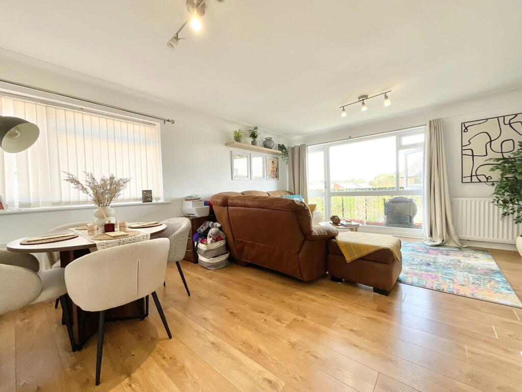 Apartment in Preston - View 5
