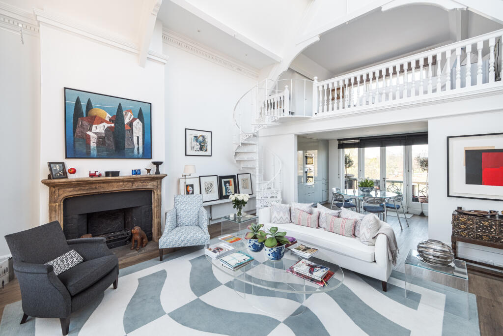 Main image of property: Clapham Common South Side, Clapham, SW4