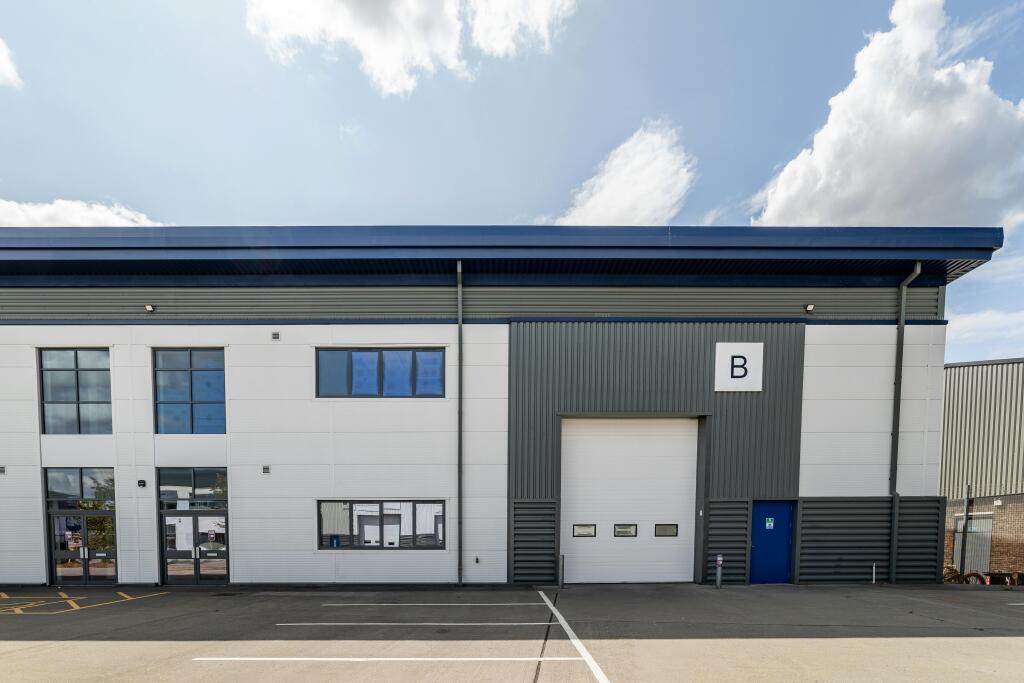 Units A to D Elstree Trade Park-102.jpg
