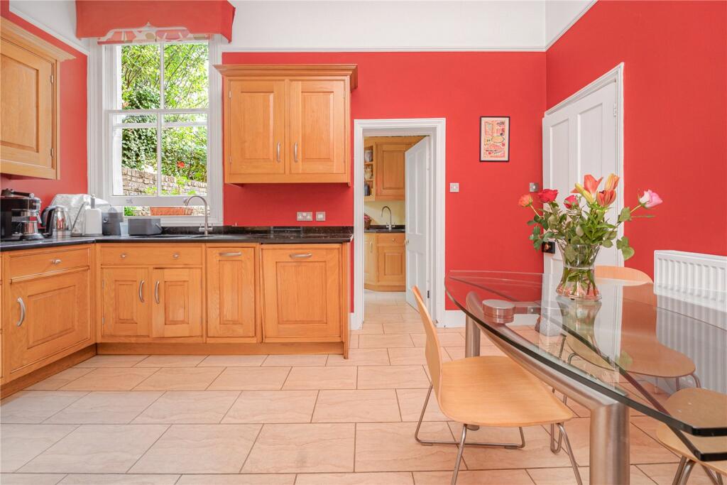 House in London, St Margarets - More