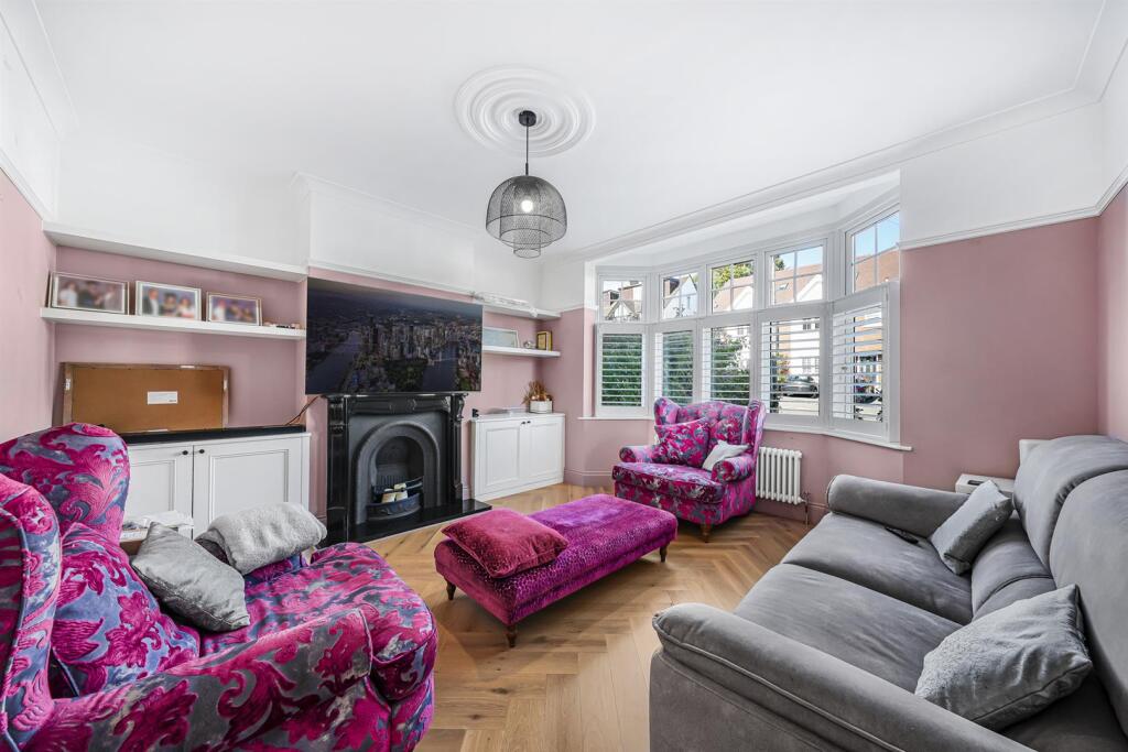House in London - View 2