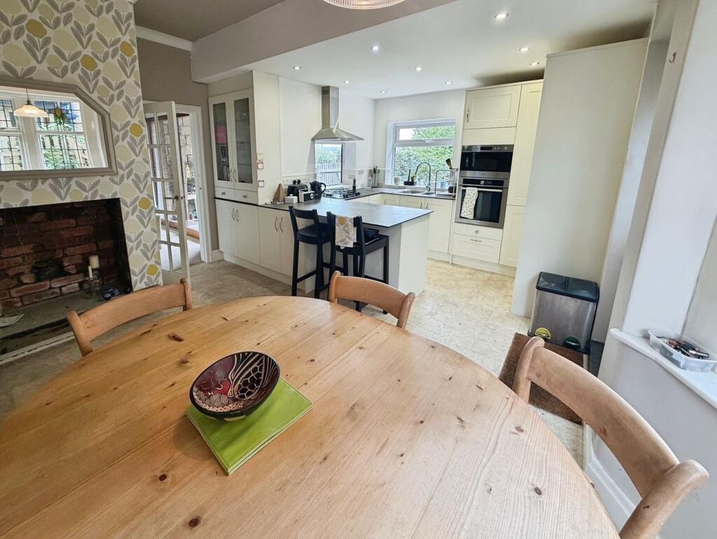 Bradford Road, Shipley, BD18 photo 5