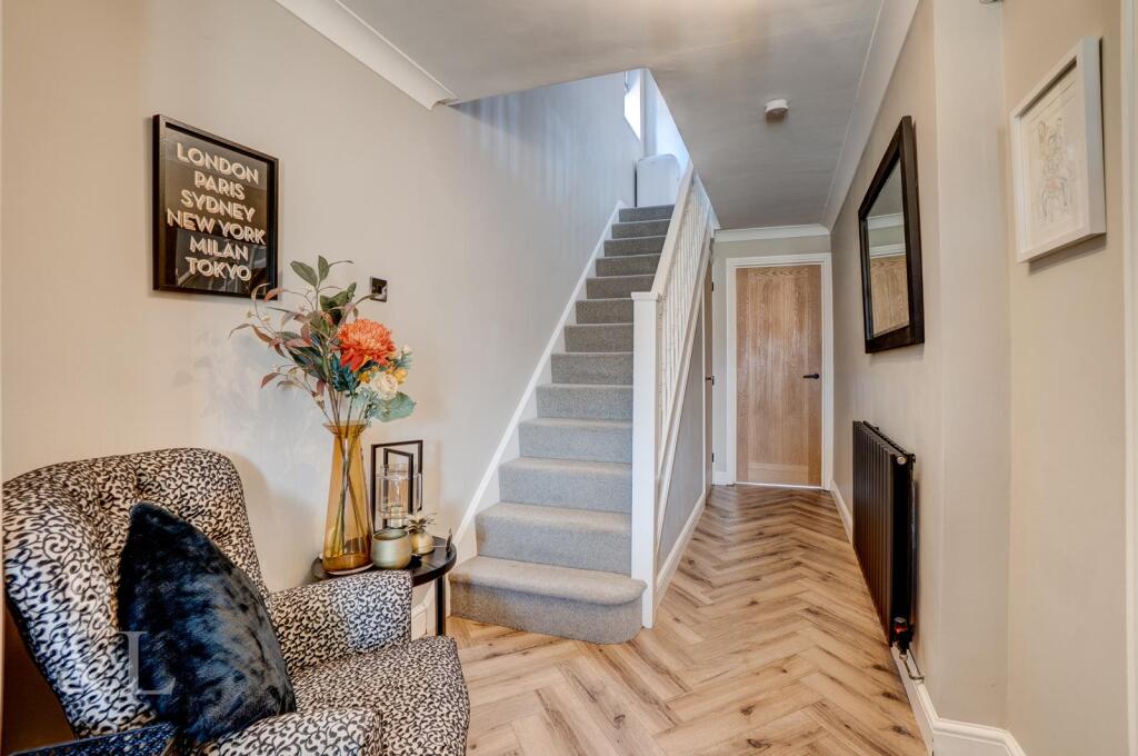 House in Rushcliffe, Compton Acres - View 3