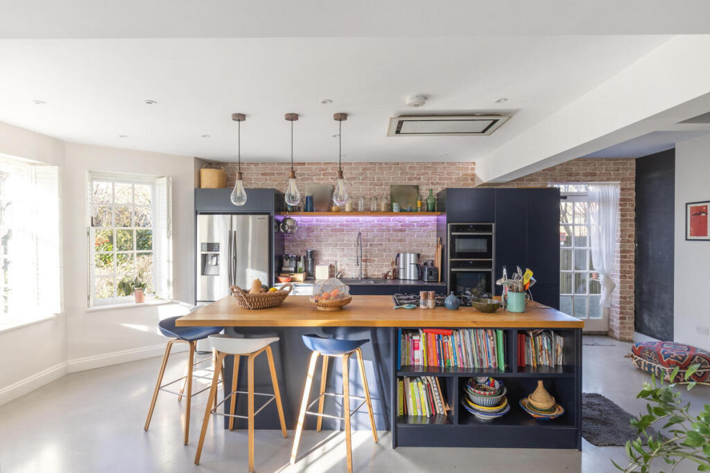 Main image of property: Edgehill Road, London, W13