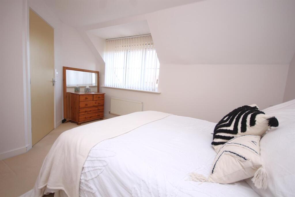 House in Fareham, Hampshire - More