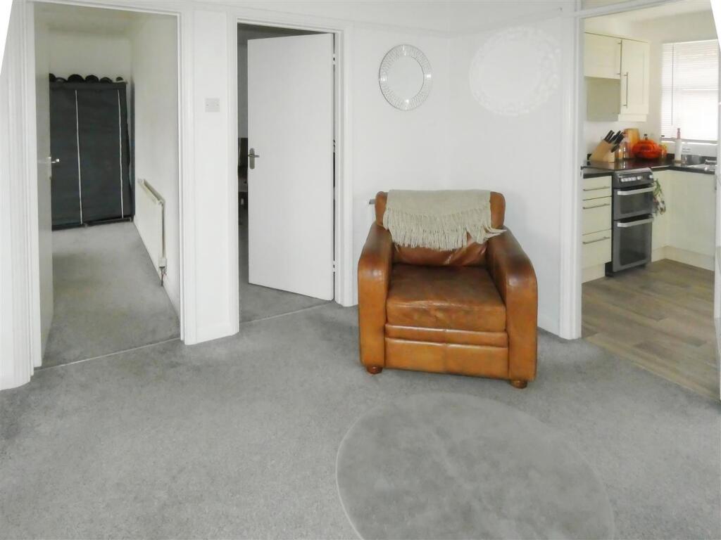 Apartment in Arun, Rustington - View 4