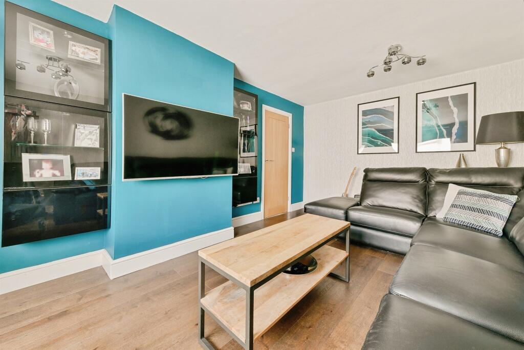House in Stevenage, Roebuck - View 4