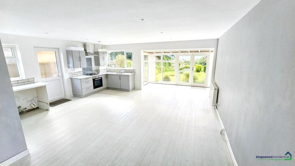 Main image of property: Field Lane, Beeston, Nottingham, NG9 5FF