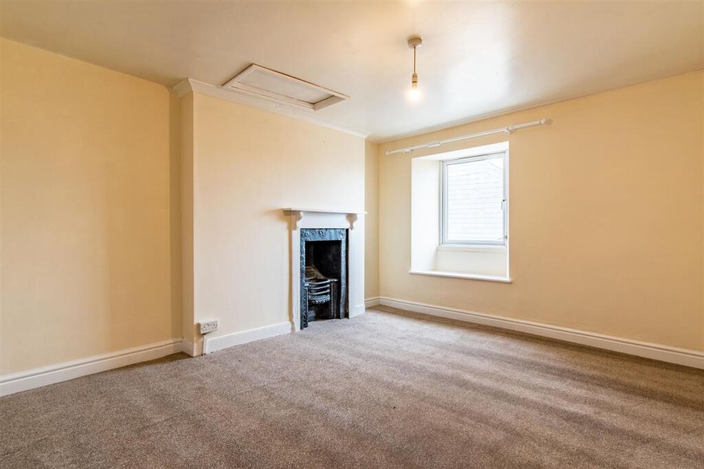 House in Plymouth - View 4