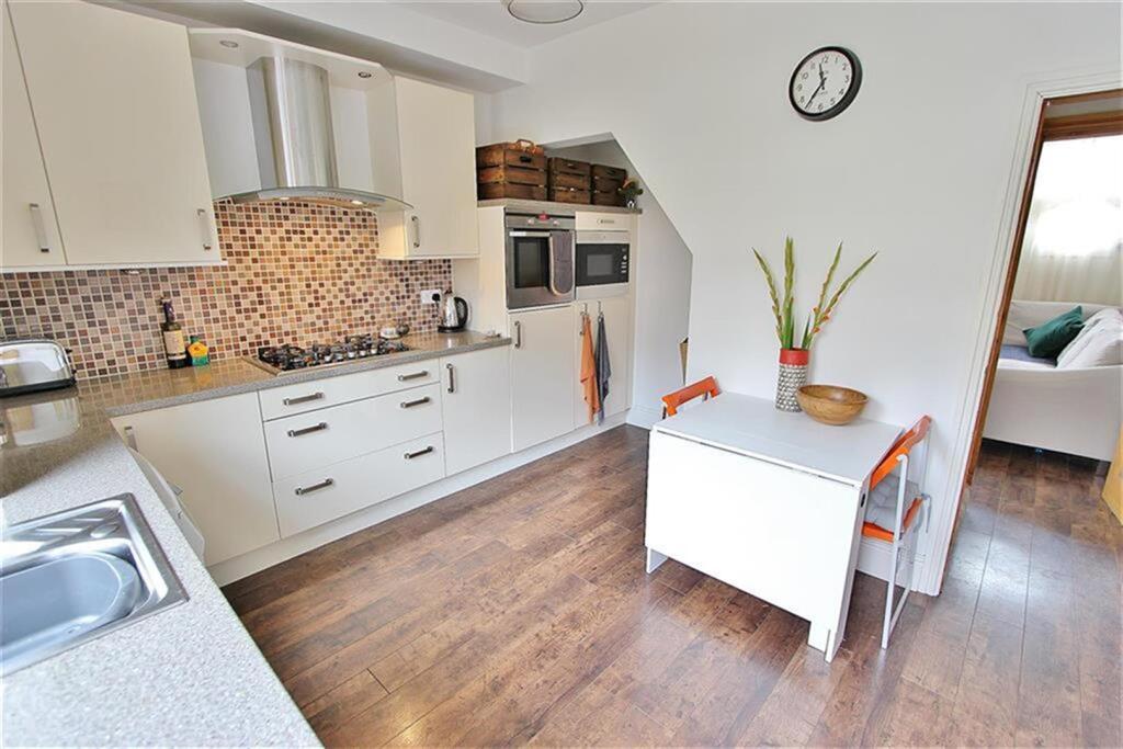 Main image of property: Murray Road, Sheffield, S11 7GG