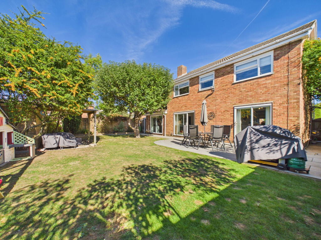 House in Slough - View 4