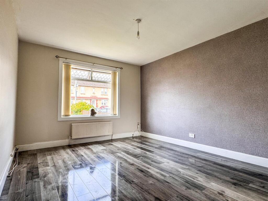Apartment in Motherwell - View 4