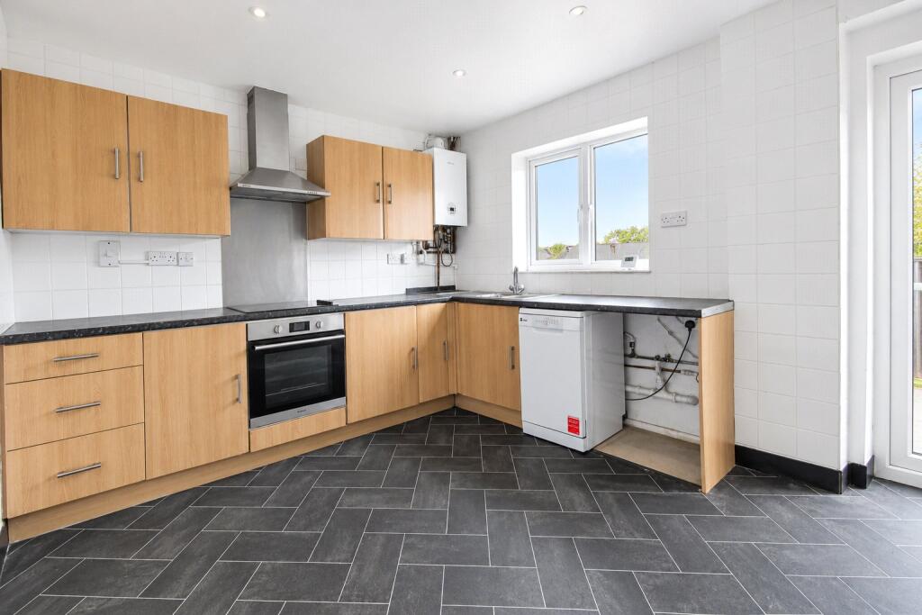 House in Flitwick, Central Bedfordshire - View 2