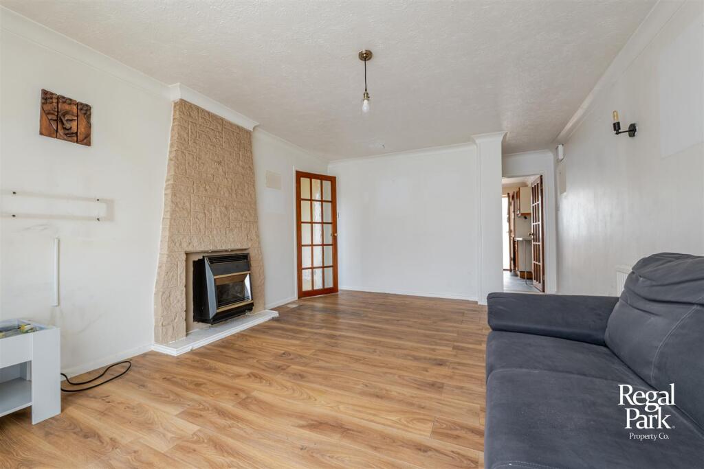 Dovecote Close, Dogsthorpe, Peterborough photo 4