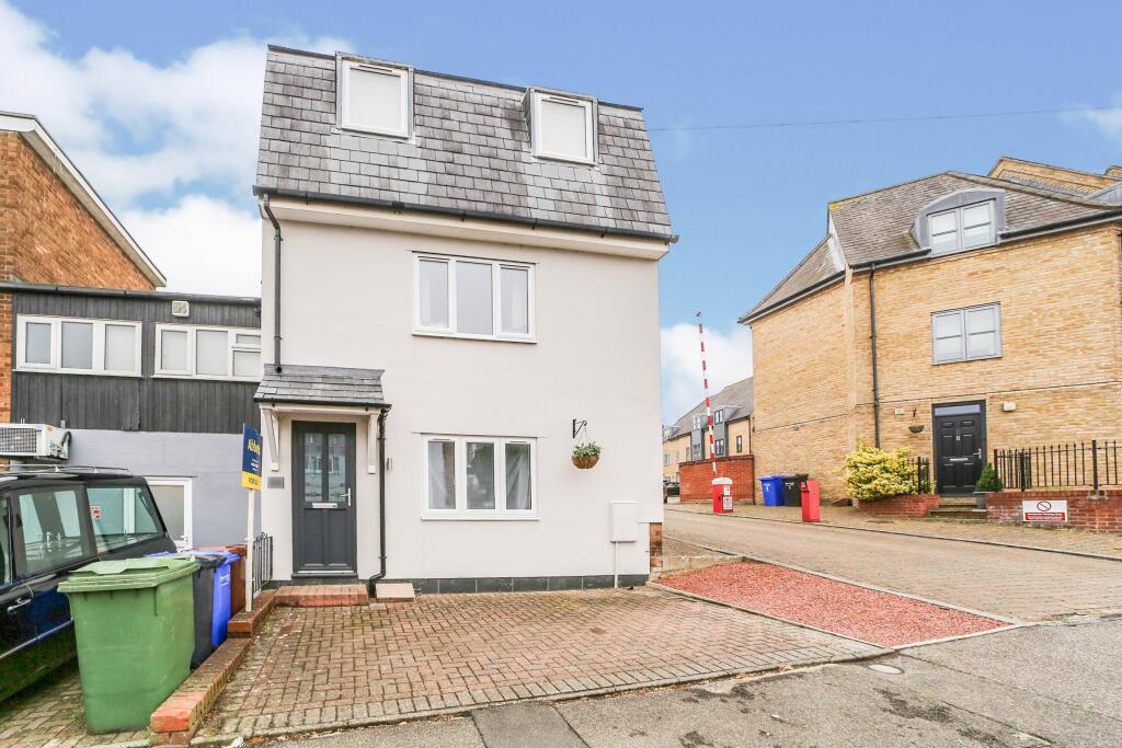 Main image of property: St Andrew's Street, IP33 1SZ