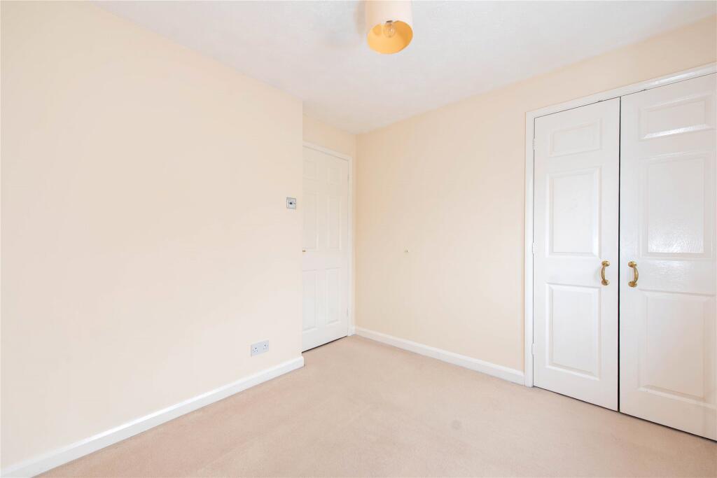 House in Milton Keynes, Old Farm Park - View 4
