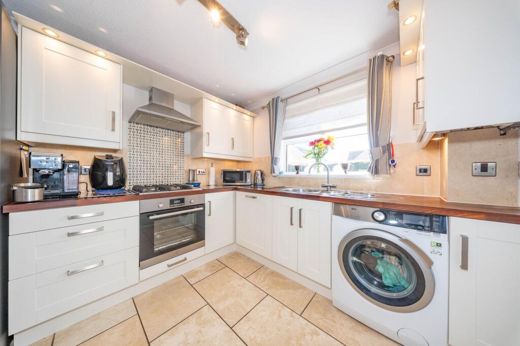 House in Livingston, Eliburn - View 3