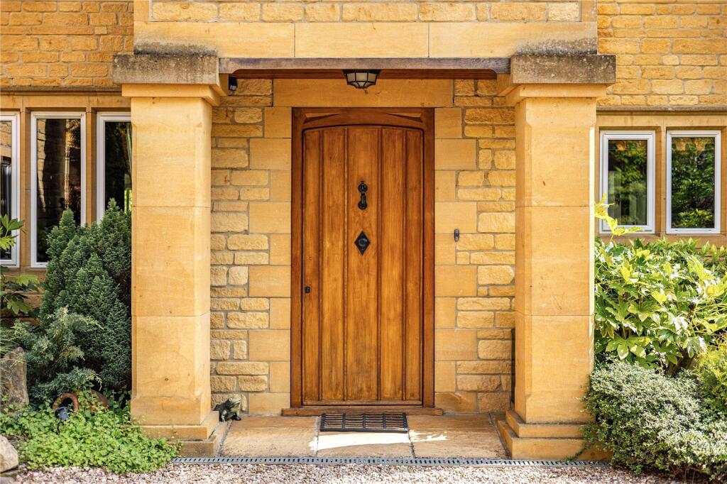 House in Tewkesbury, Winchcombe - More