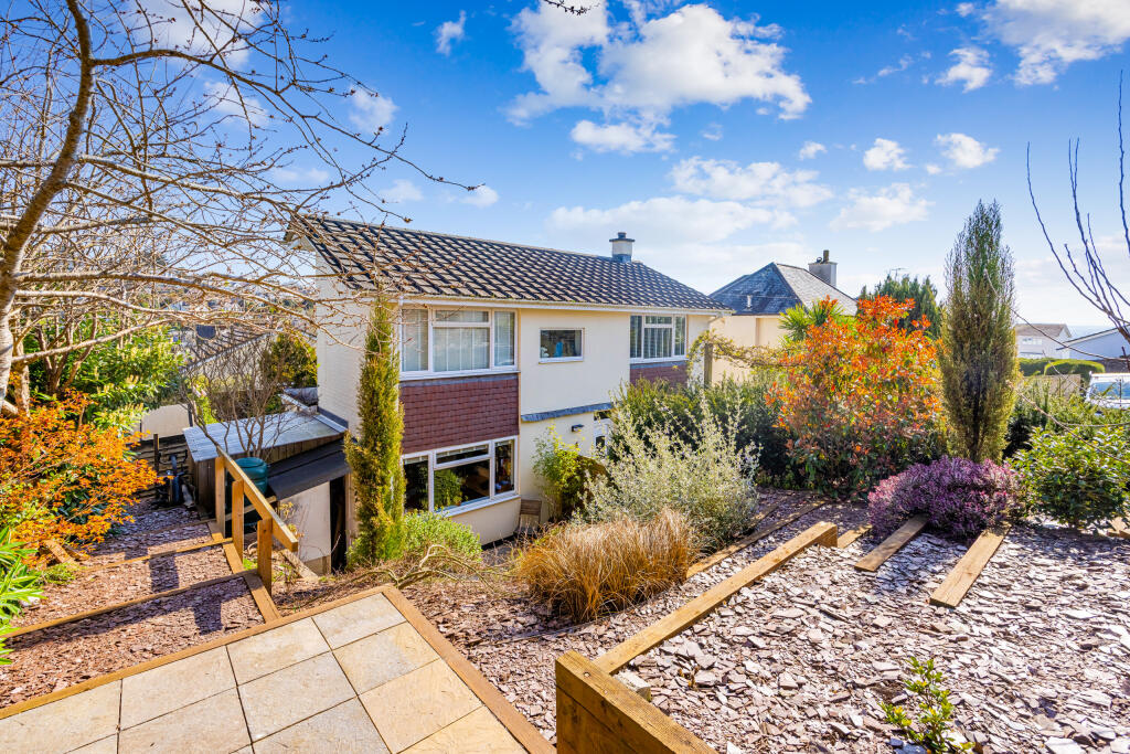 Main image of property: 4 The Precinct, Fore Street, Kingsbridge, Devon