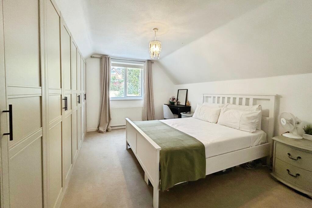 House in Waverley, Heath End, Farnham - View 5