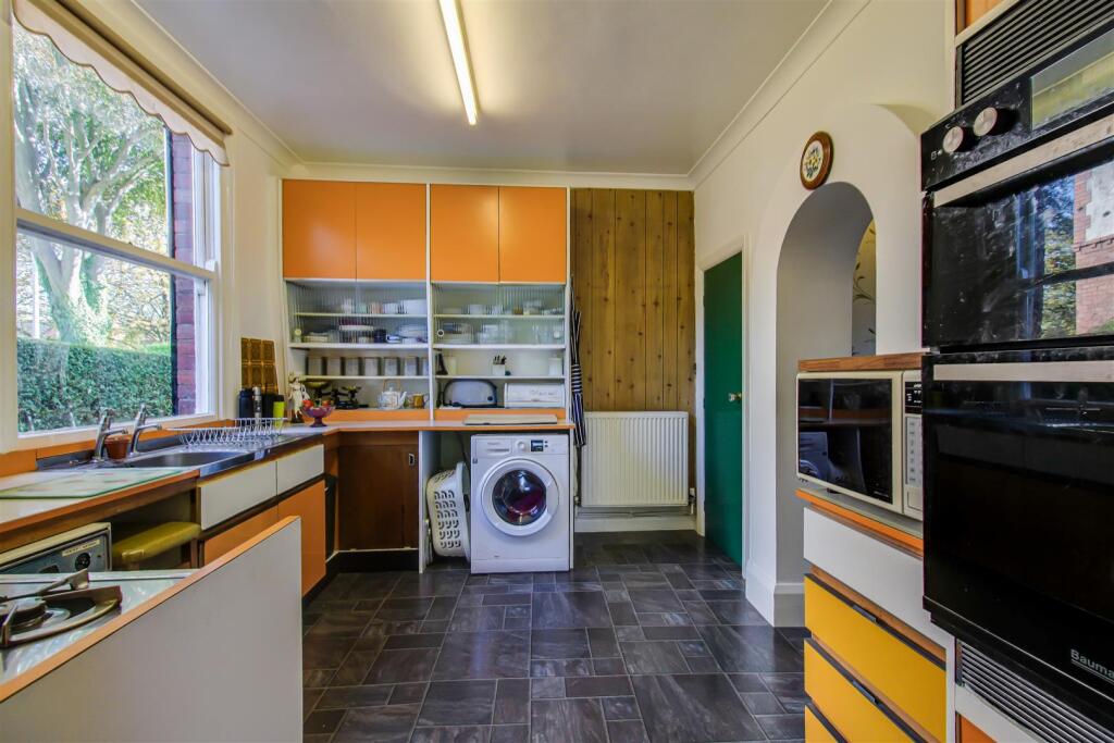 House in Wakefield, Woodthorpe, Milnthorpe - View 3