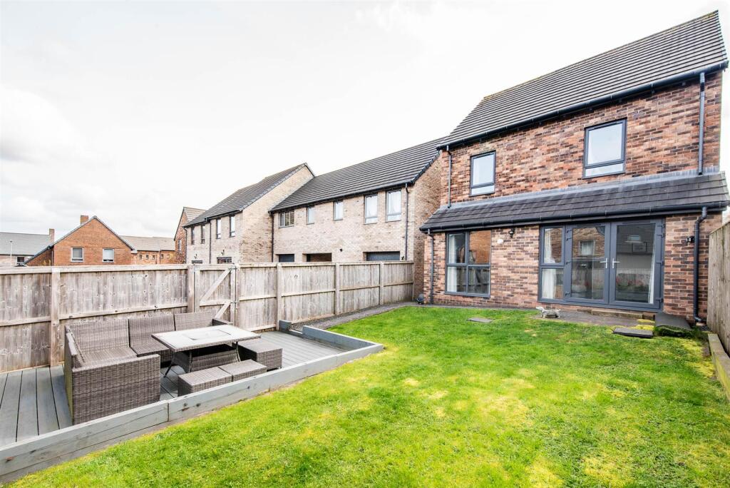 Fern Crescent, Blackburn photo 4