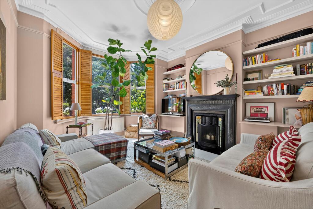 Apartment in London - View 2