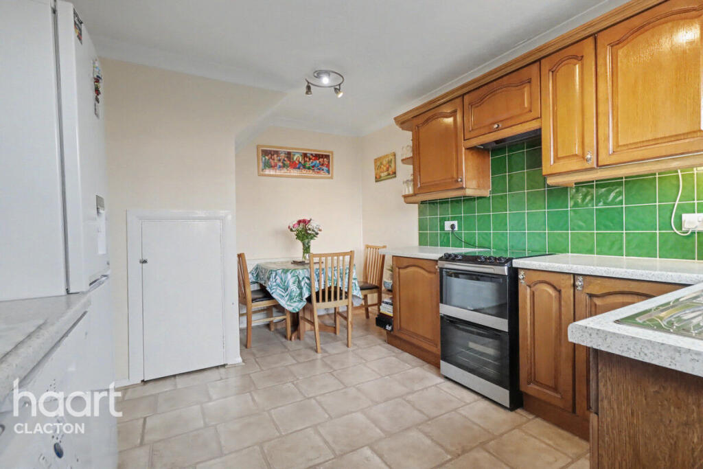 Fleetwood Avenue, Clacton-On-Sea photo 3