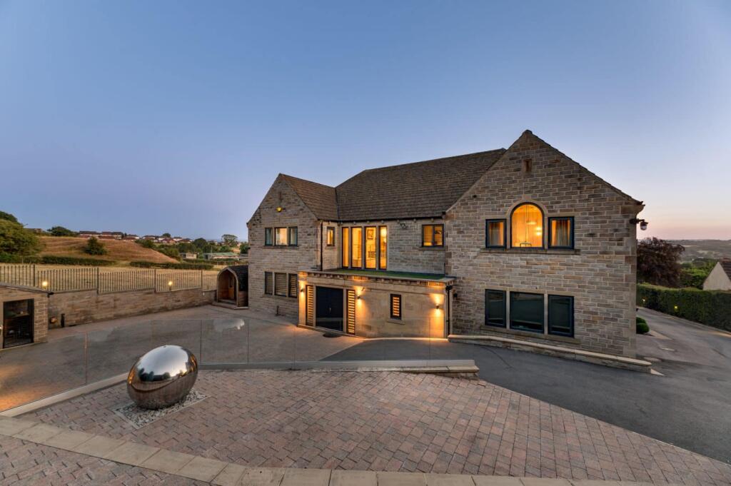 House in Kirklees, West Yorkshire - View 5