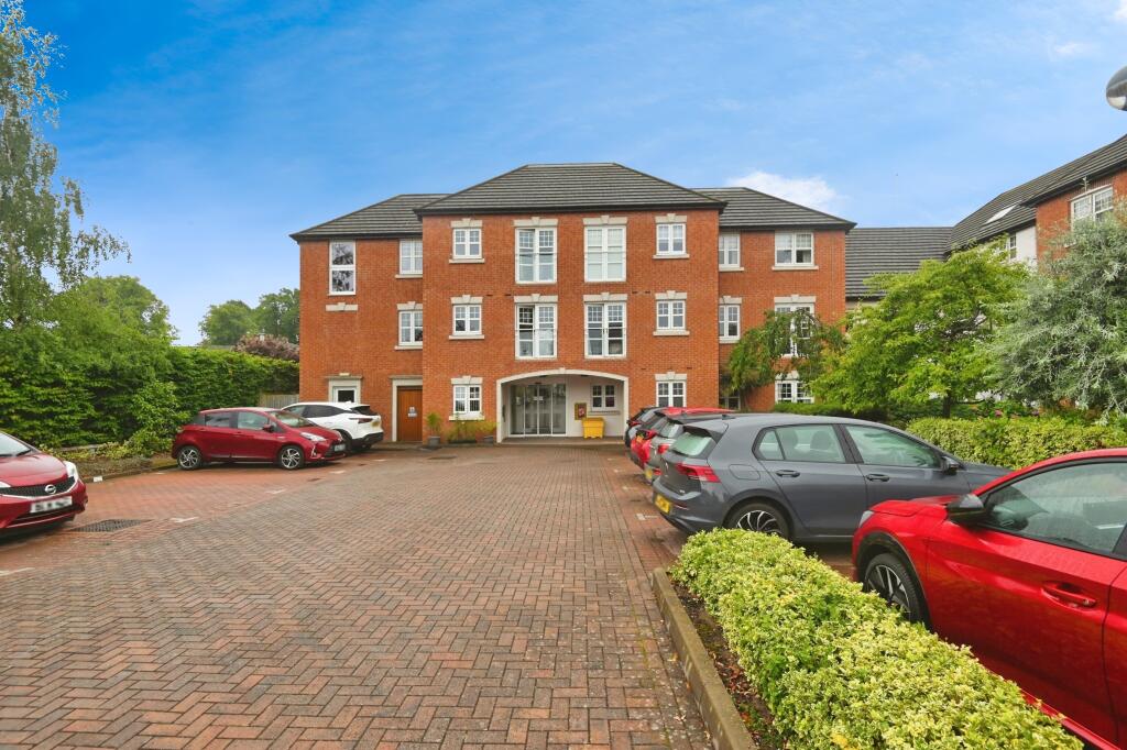 1-bed flat on Coventry Road, Birmingham, B46, £165,000