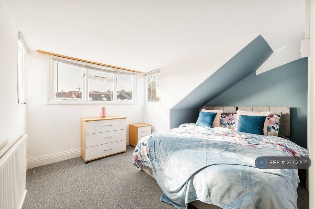 5 bedroom maisonette for rent