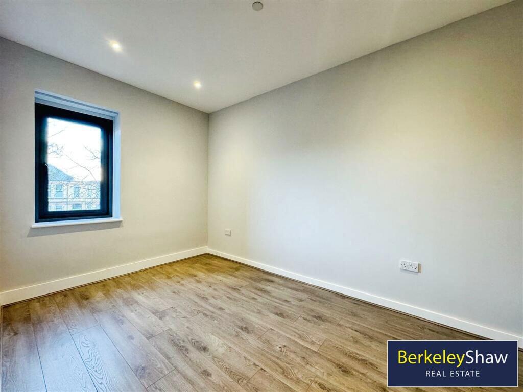 Apartment in Sefton, Waterloo - More