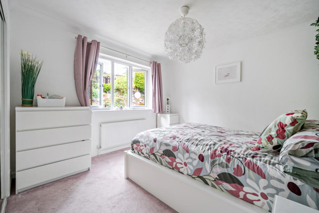 House in Teignbridge, Teignmouth - More