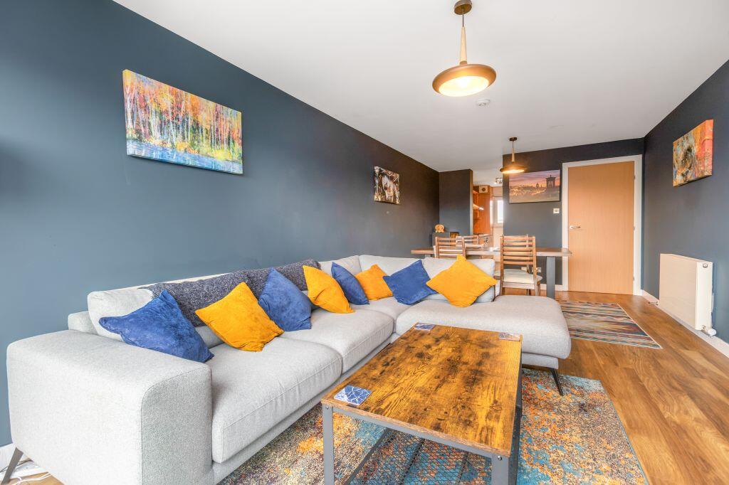 Apartment in Edinburgh, Leith - View 3