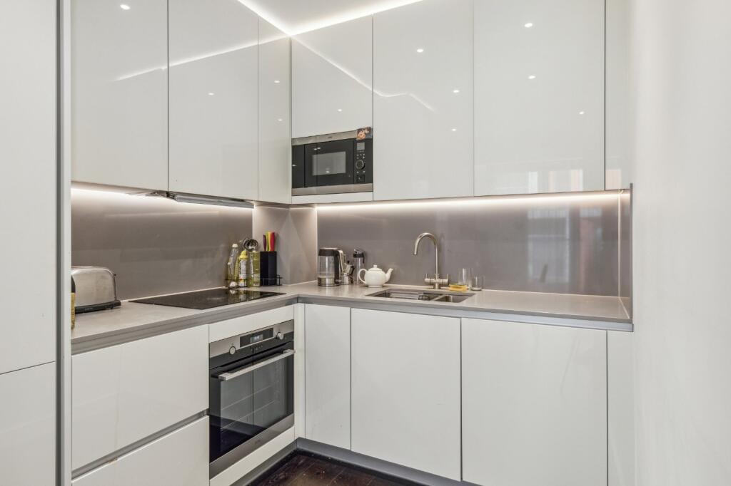Apartment in London - View 2