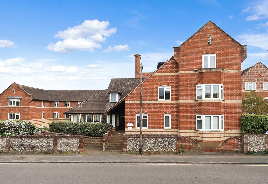 2-bed house on Canterbury Court, Station Road, Dorking, Surrey, RH4, £220,000