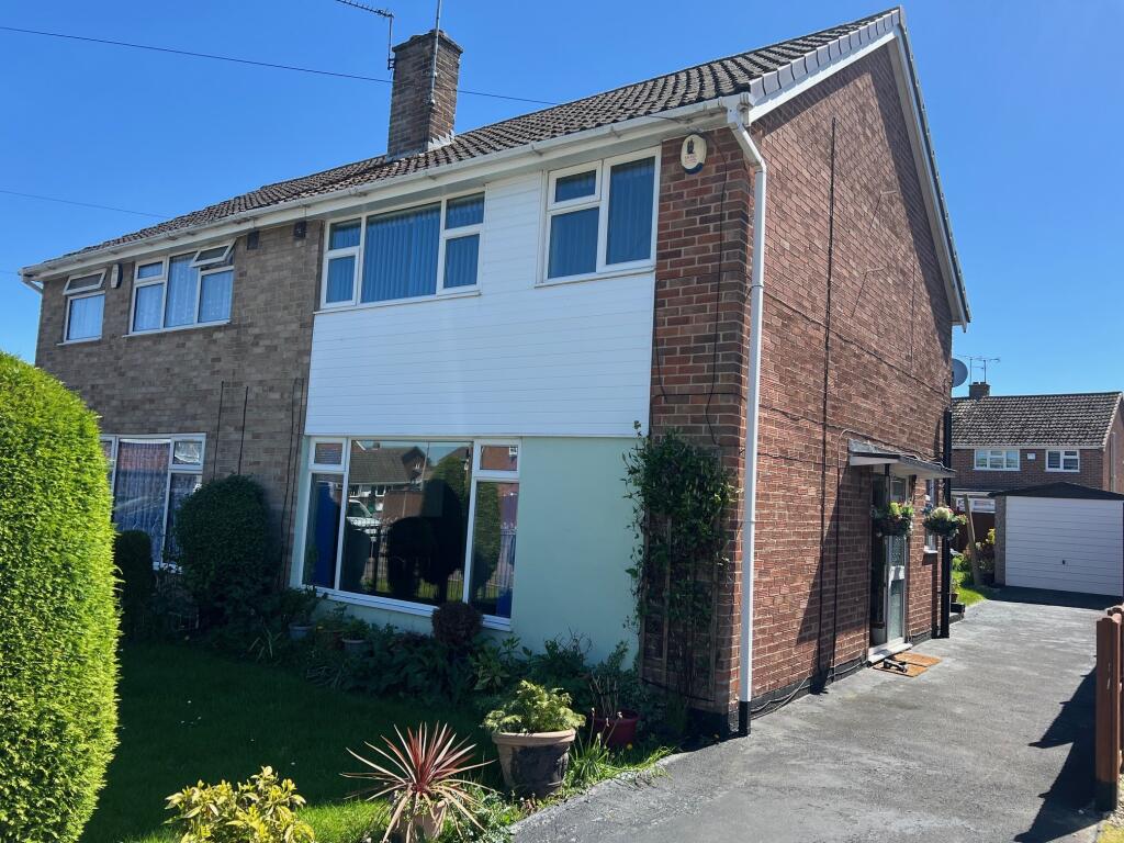 3-bed semi-detached on Ramsbury Road, Leicester, £245,000