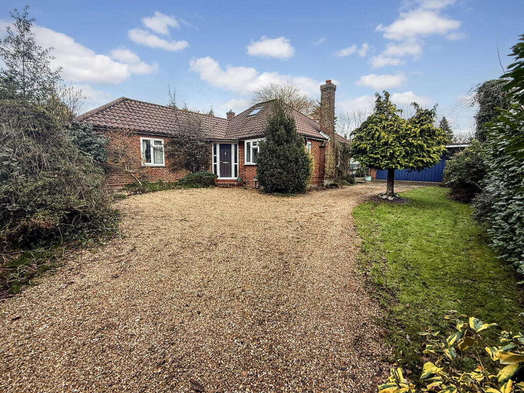 Main image of property: Crescent Road, Locks Heath, Southampton