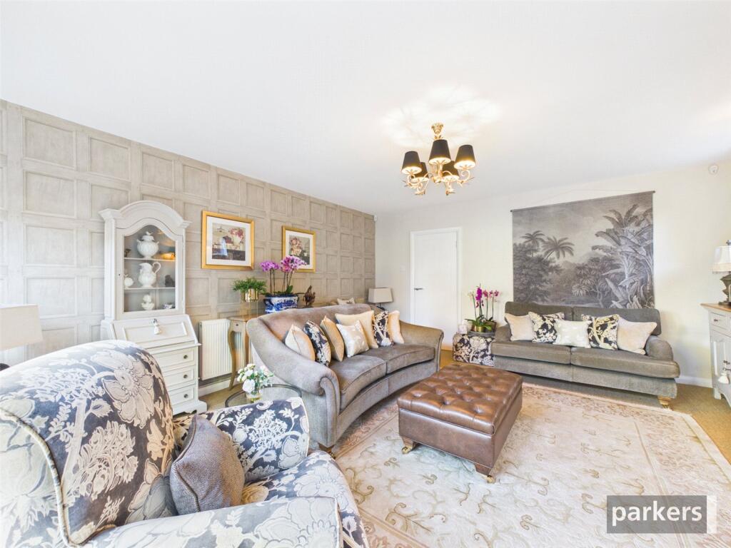 House in Reading, Whitley - More