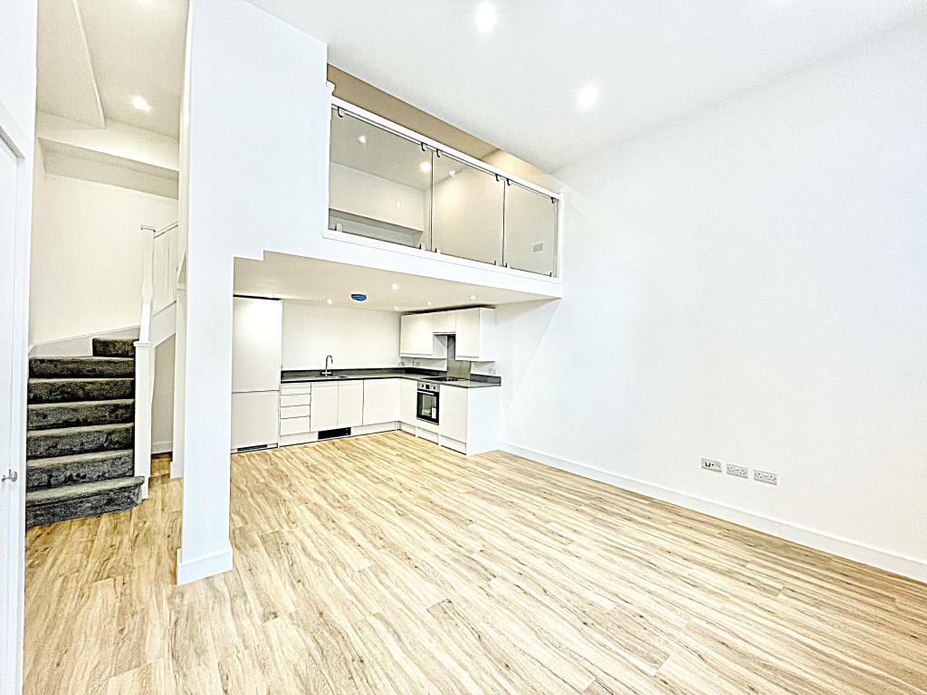 Main image of property: ***DUPLEX APARTMENT***Bedford  Bedford MK40