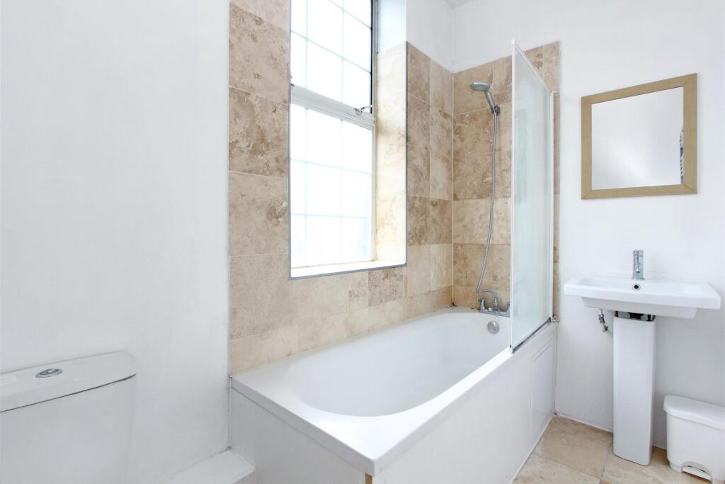 Apartment in London, Forest Hill - More
