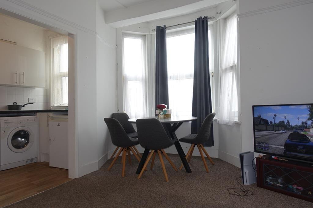 Apartment in Hastings, Trinity Triangle, Blacklands - View 5