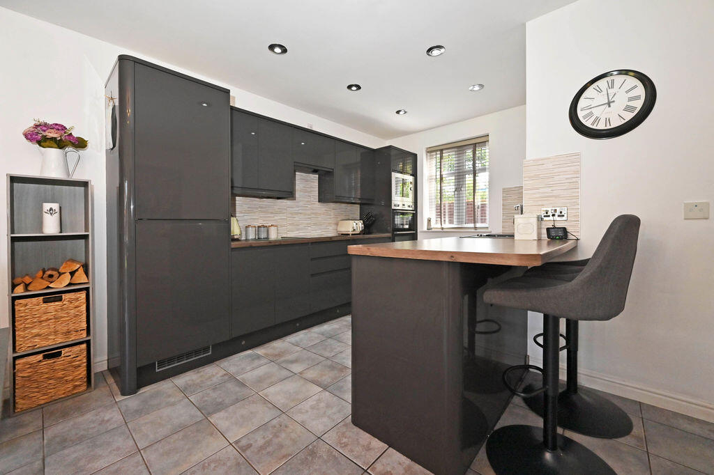 House in Stoke-on-Trent - View 4