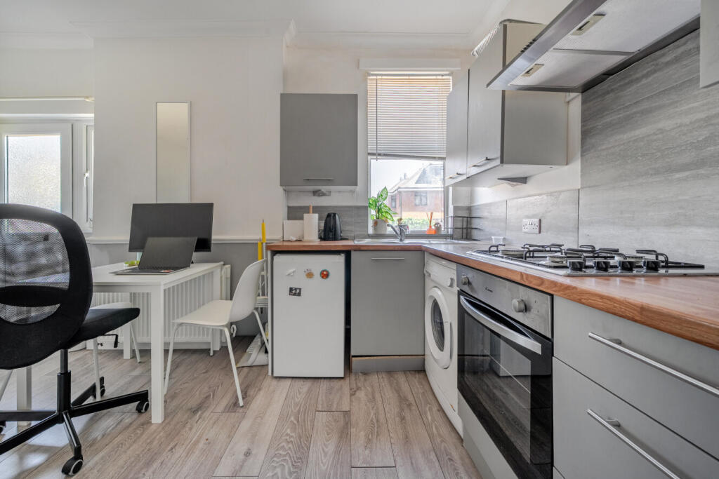 Main image of property: Robinson Road, London, SW17
