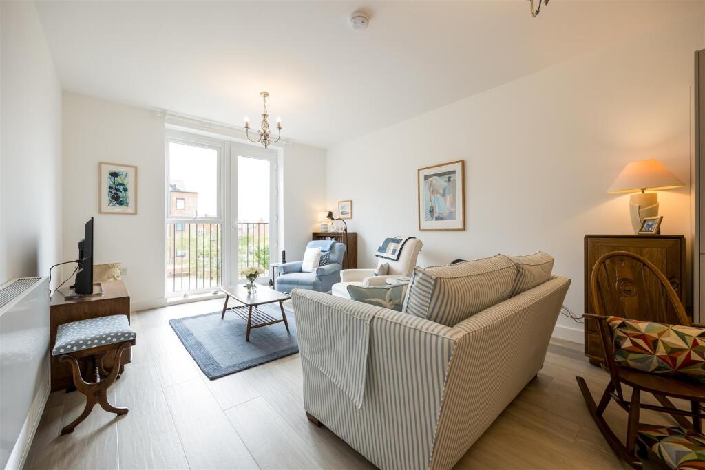 Empress Drive, Wallingford photo 5