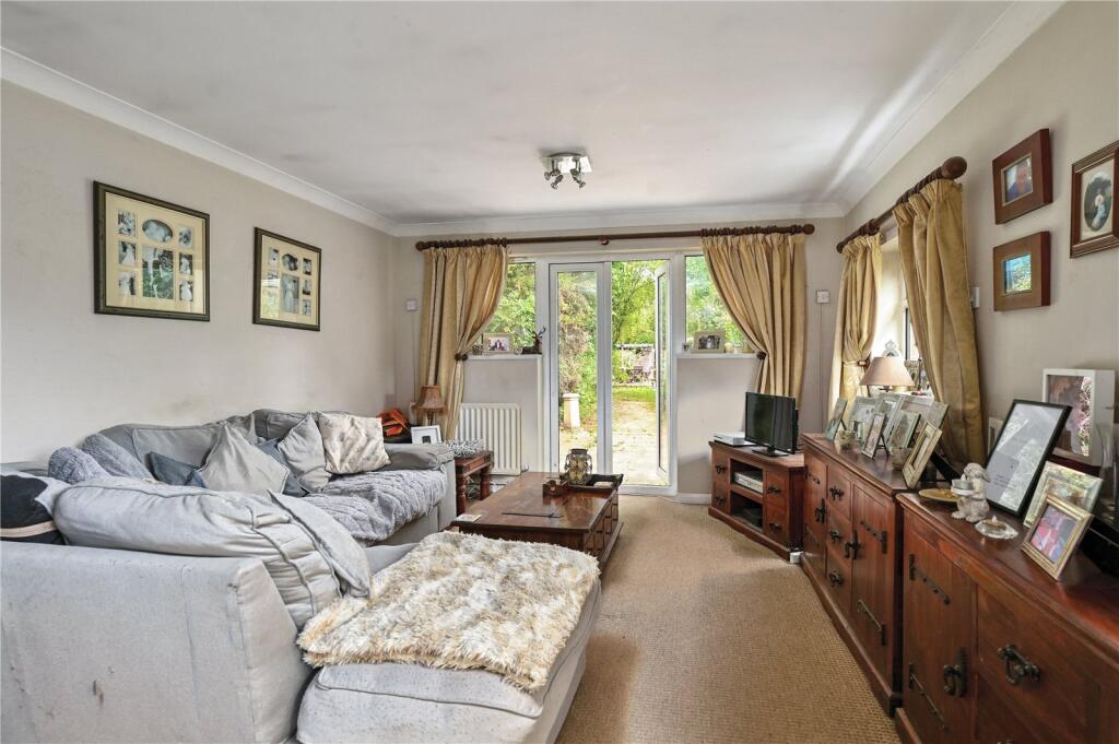 Lysons Avenue, Ash Vale, Guildford, Surrey, GU12 photo 4