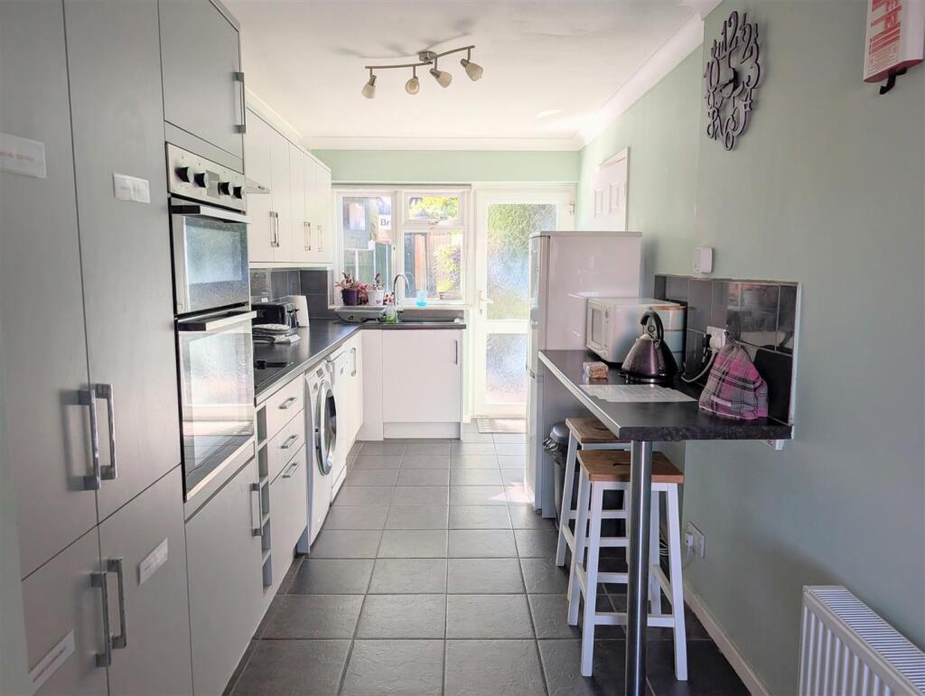 8 Lutwyche Close, Church Stretton, SY6 6BB photo 4