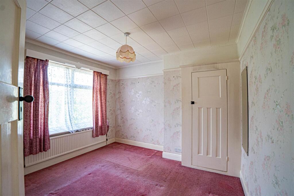 House in Tonbridge - More