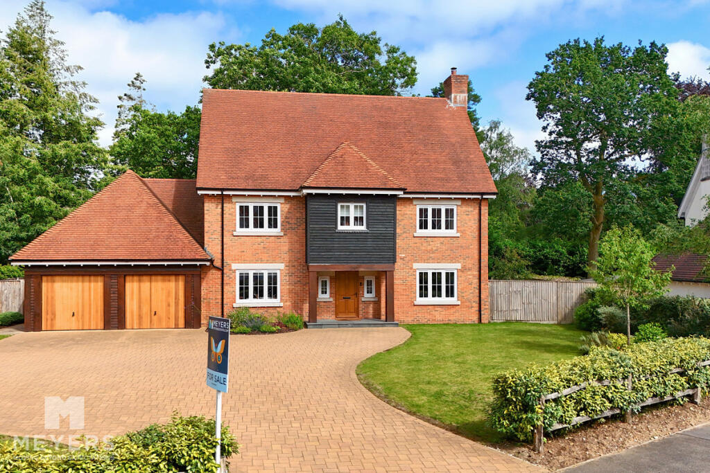 Badgers Walk, Ferndown, BH22 9